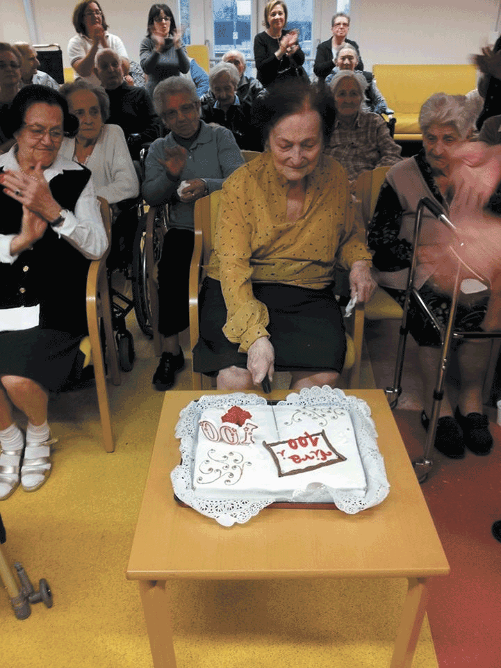 Alla Sereni Orizzonti nonna Anna Maria festeggia 100 anni