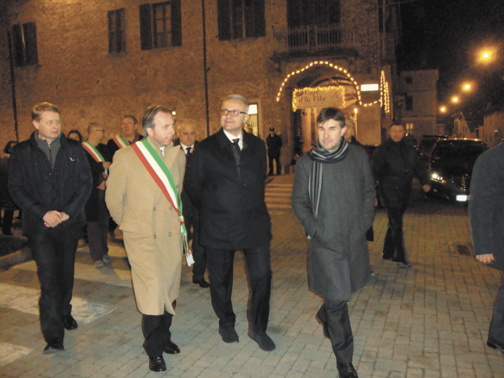 Sindaco-Bottano-con-Ministro DIfesa-Pancalera