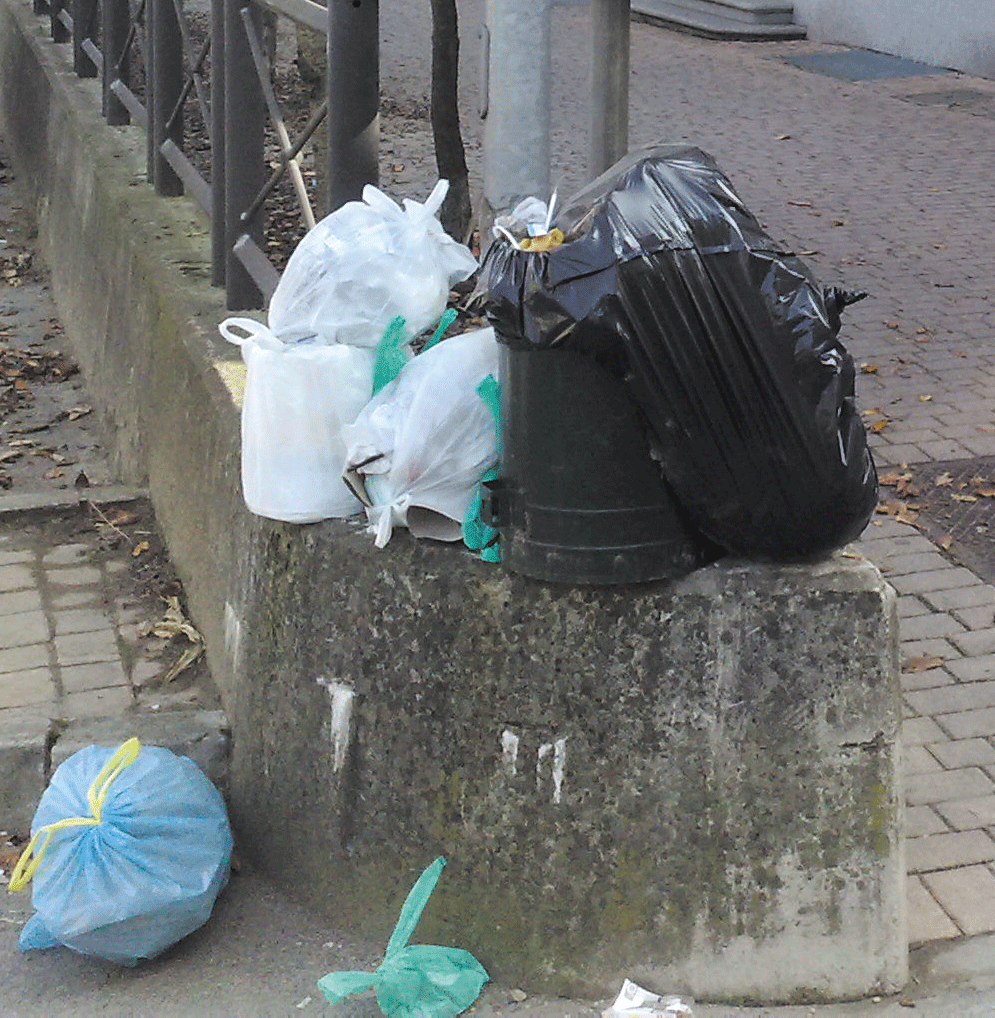 Carmagnola. Scattano le sanzioni per chi abbandona i rifiuti