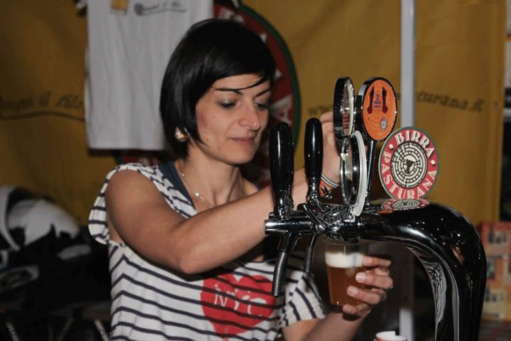 Pinerolo. Apre Birra d’Ecc, festival dedicato alle artigianali