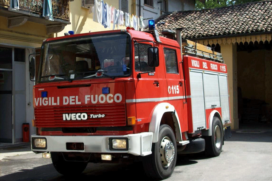 Pompieri di Carignano rimasti senza autopompa