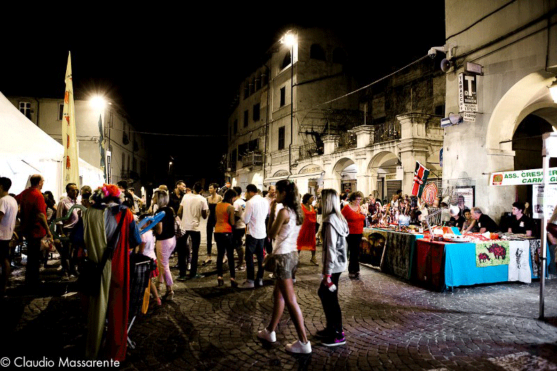 Carmagnola. Notte dei saldi il 4 luglio