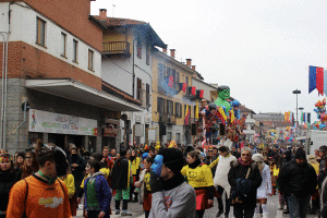 carri-allegorici-carignano-la-pancalera