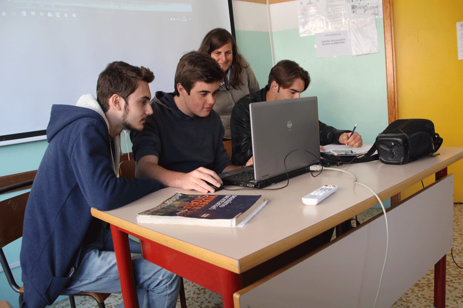 Studenti-giornalisti al convegno di Fossano