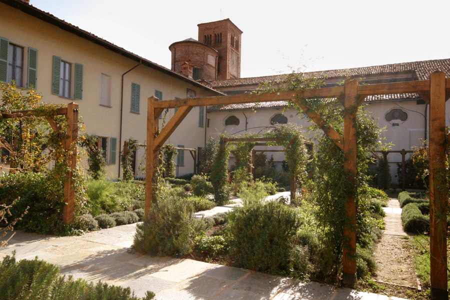 Cherasco, mostra di fiori e piante