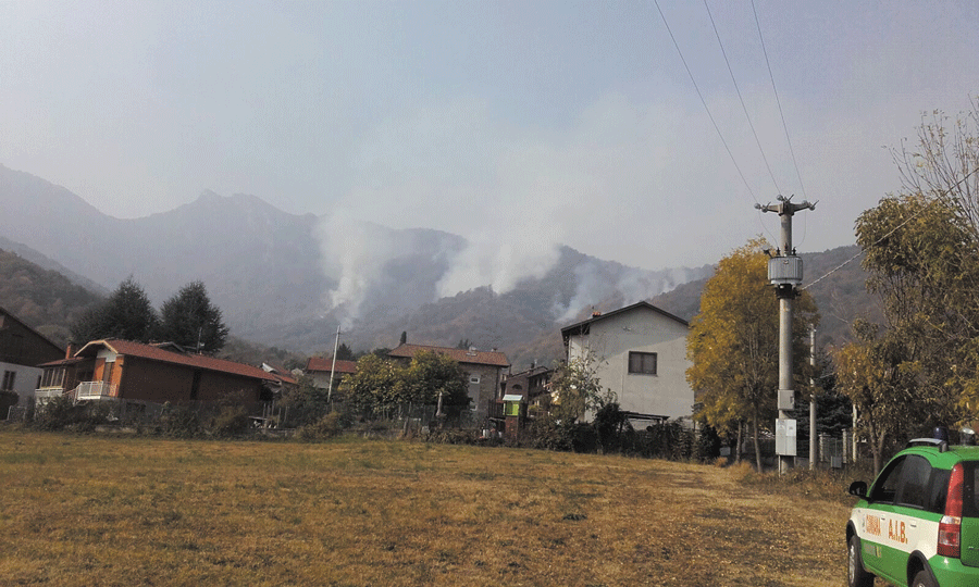 Incendi, focolai ai Tre Denti di Cumiana