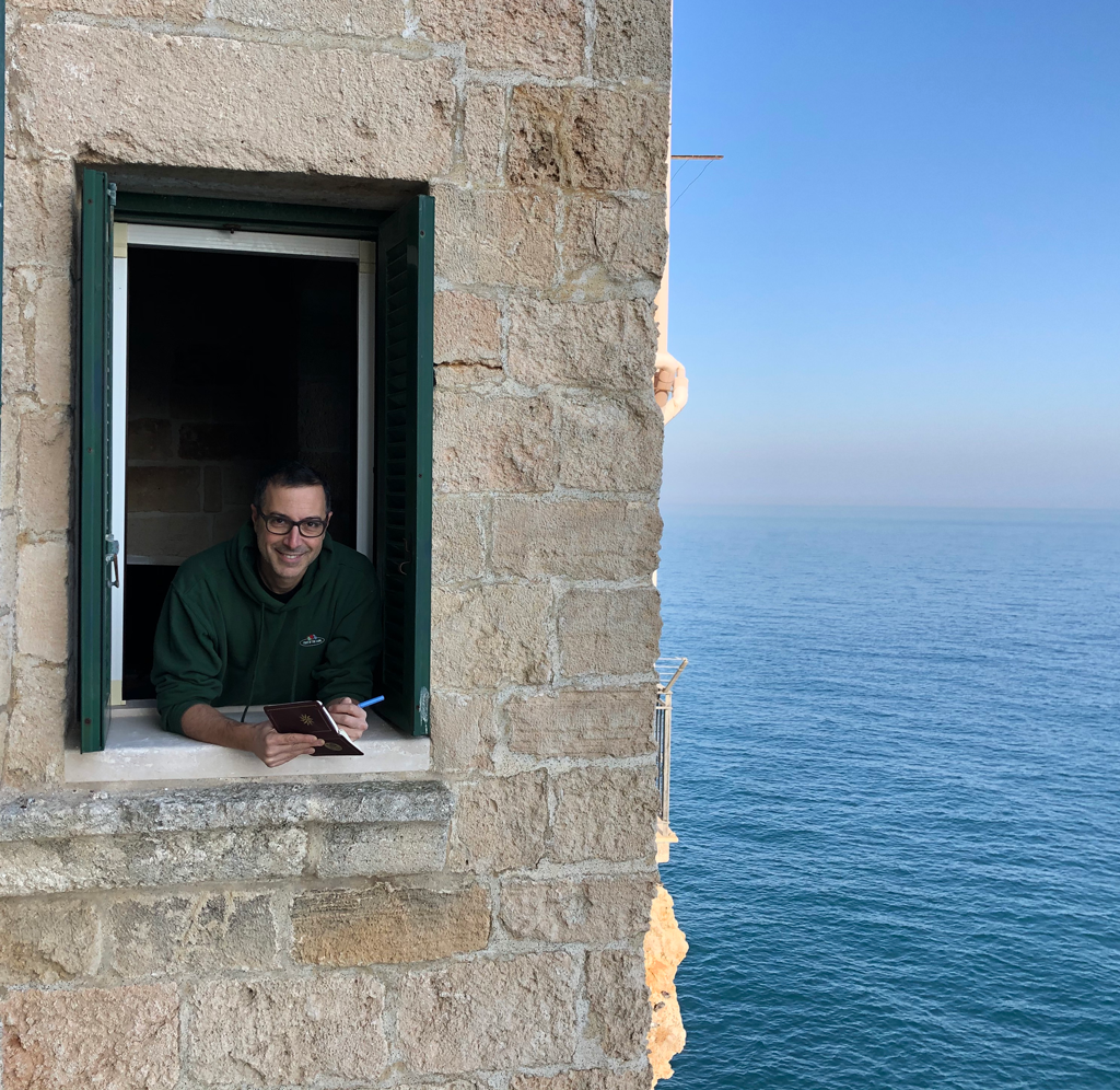 Luca Bianchini in tour virtuale per il nuovo libro “Baci da Polignano”