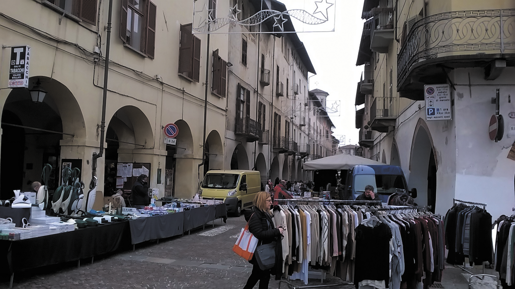 Carmagnola, mercoledì torna il mercato in via Valobra