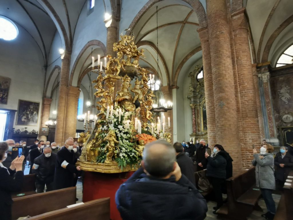 Immacolata, a Carmagnola i fedeli rendono omaggio alla Patrona