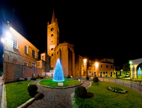 3600 luci per l’albero di Natale nei giardini della Chiesa di Sant’Agostino