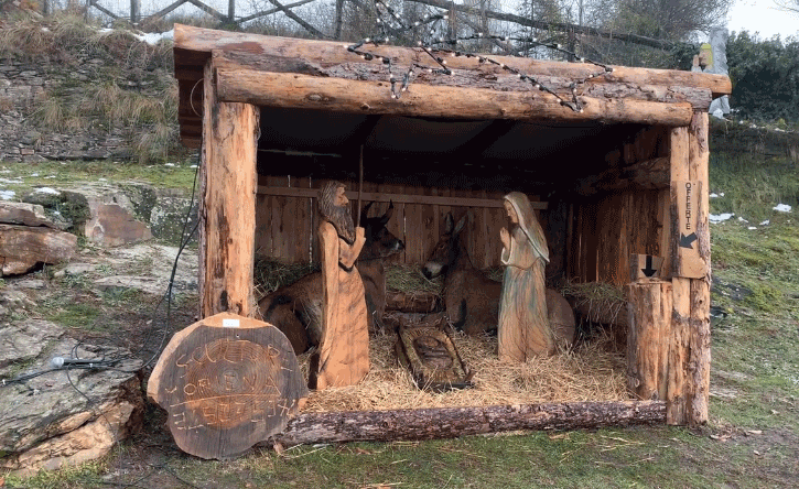 Presepe sulla Rocca di Cavour con le statue dello scultore Fabio Moriena