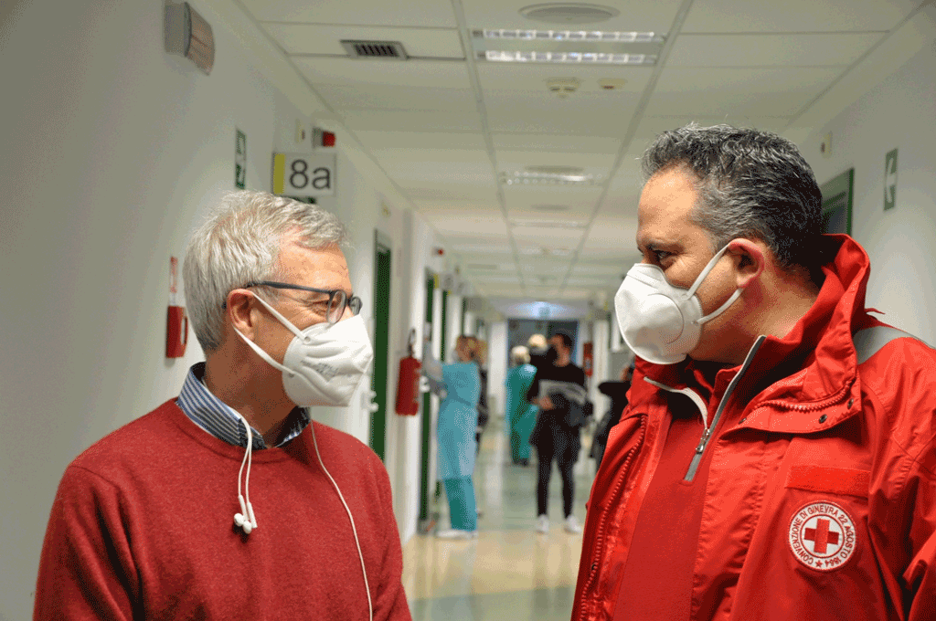 Vaccini contro il Covid ai volontari della Croce Rossa, 100 persone al giorno