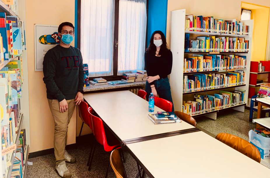 Tirocinante universitaria alla biblioteca di Rifreddo gestisce i prestiti