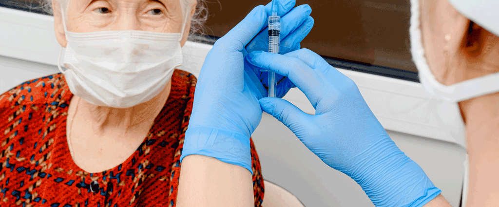 Vaccini, accessi diretti per prima dose e terza dose booster dal 14 febbraio