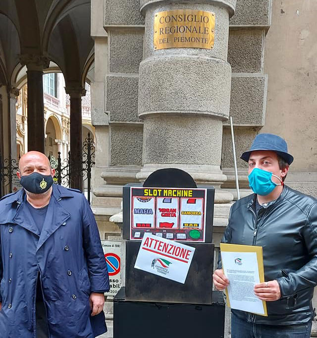 Flash mob con Gioventù Nazionale contro modifica legge gioco d’azzardo