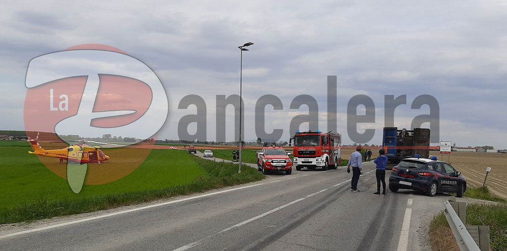 Incidente nel pomeriggio a Moretta, coinvolto un mezzo pesante e una Punto