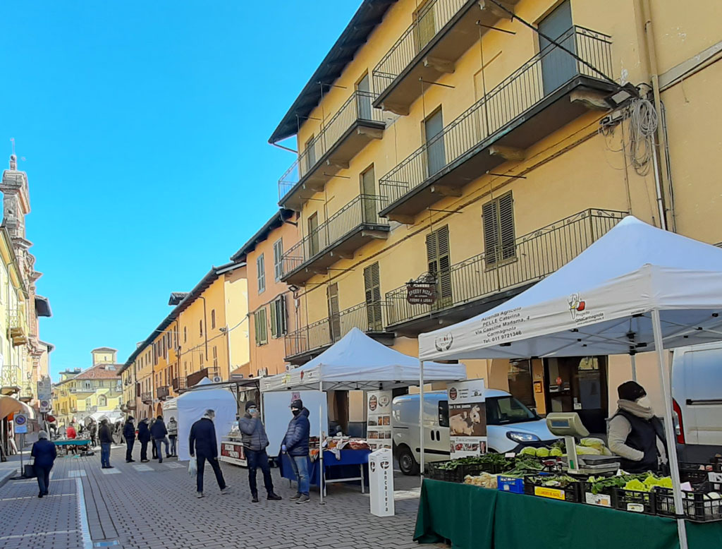 Mercantico e mercatino dei produttori Soms domenica a Carmagnola