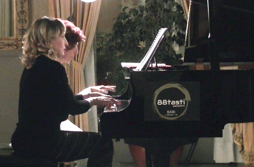 Il duo pianistico Valente-Larosa tiene il concerto “Preludi” a Pinerolo