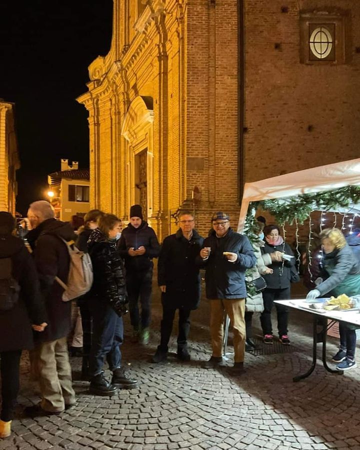 Serata di festa a Moretta per l’accensione delle luci natalizie