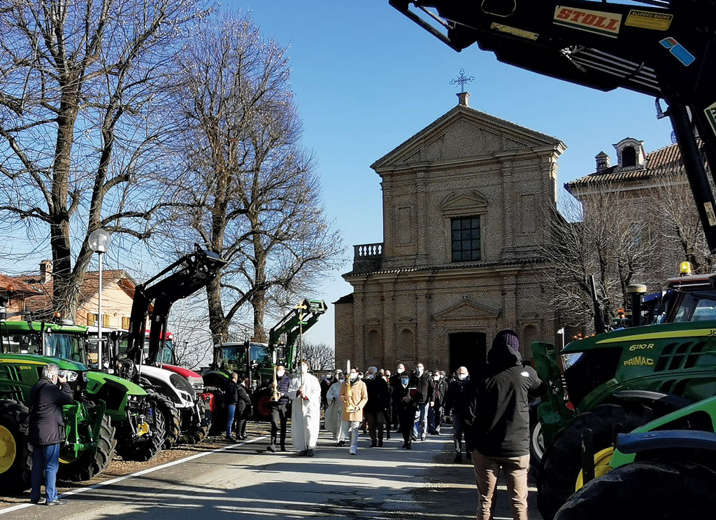 Agricoltori e istituzioni civili e religiose a Casanova insieme per il territorio