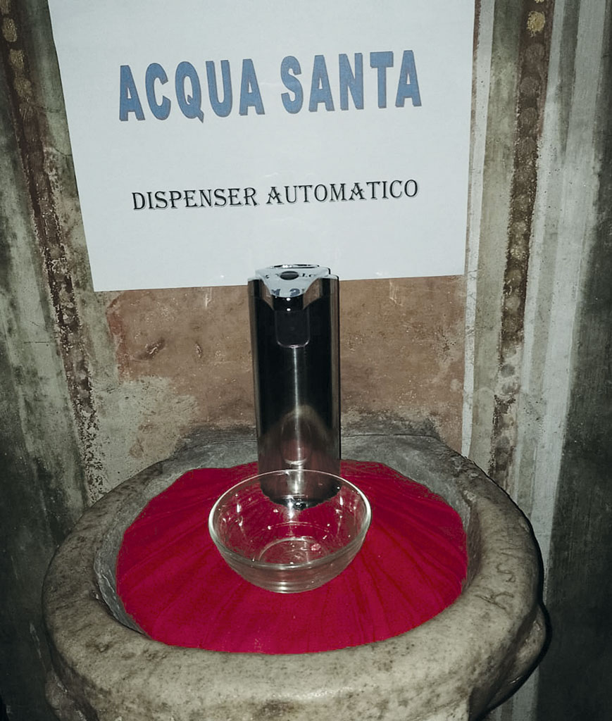 Dispenser-acqua-santa-chiesa-salsasio-carmagnola-la-pancalera