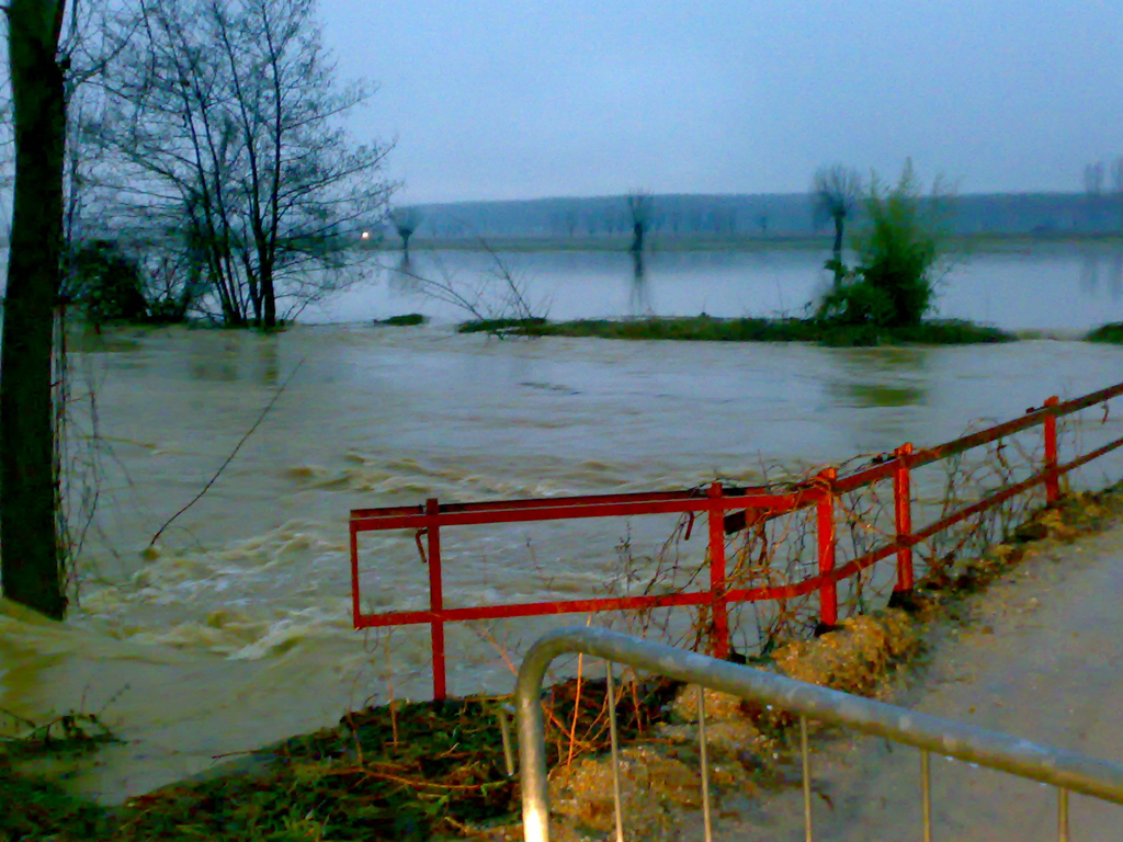 Carmagnola-alluvione-20228-ponte-ghirarda-io-non-rischio