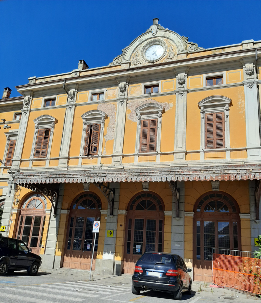 Saluzzo. Dopo i solleciti Rfi risponde che non ci saranno restauri alla stazione