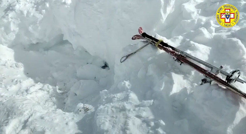 Valanga in Valle Po poco prima delle 13, codice giallo per uno scialpinista