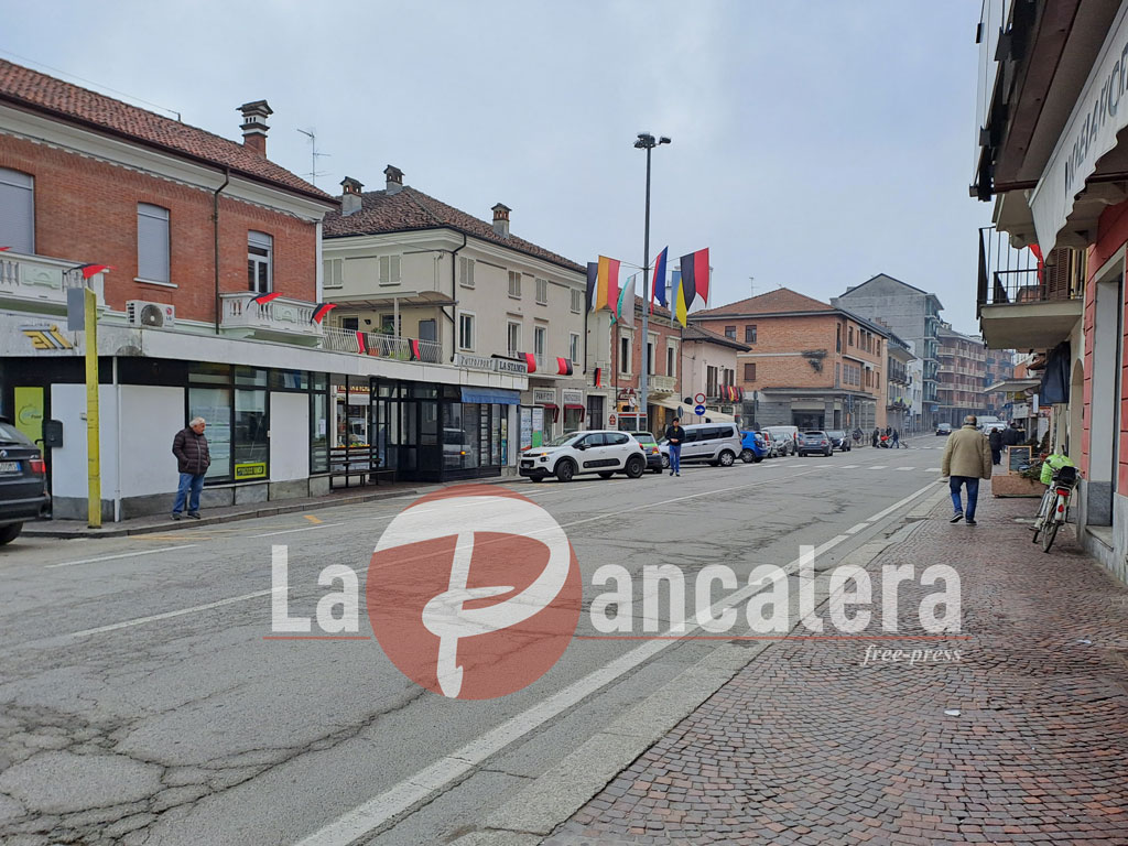 Carignano. Sondaggio piazza Carlo Alberto, martedì la presentazione dei risultati