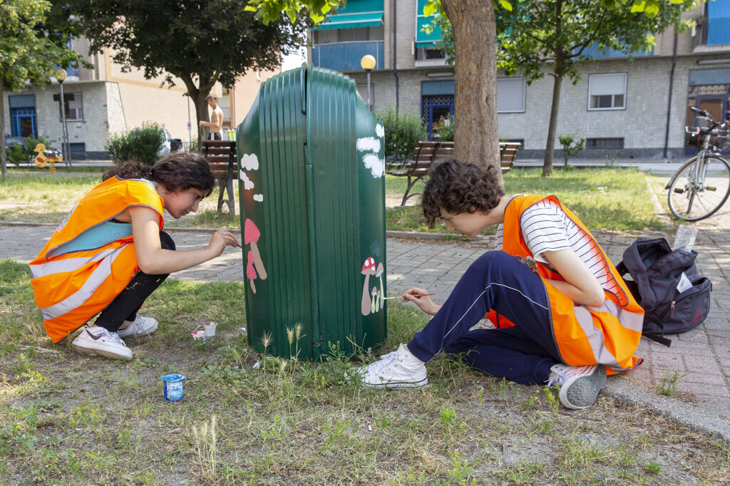 Carmagnola: “Piazza Ragazzabile” coinvolge oltre 90 giovani nella riqualificazione urbana