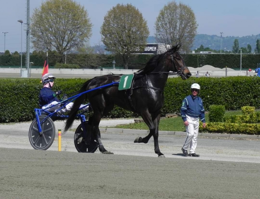 Caduta da cavallo per Evita Smorgon