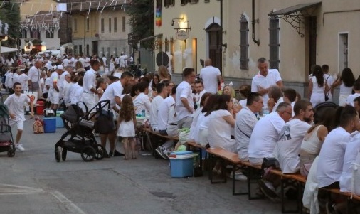 Sabato 15 tutti in bianco per Cerce’n Bianc