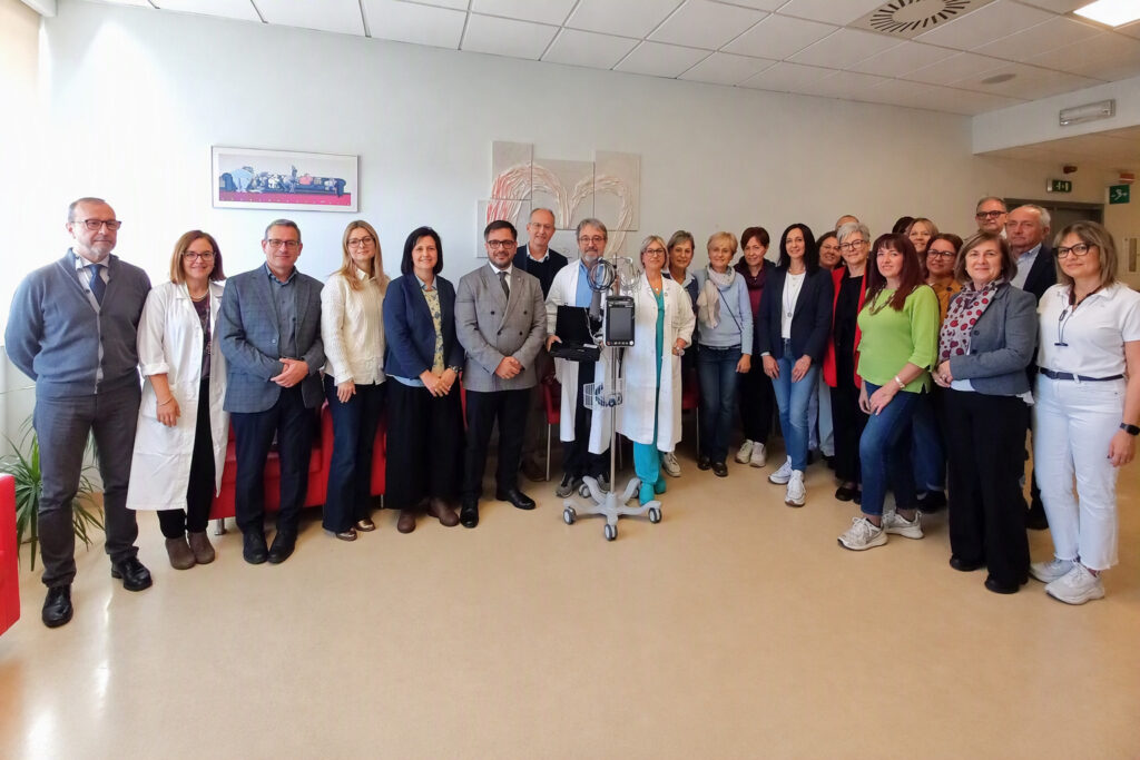 Il gruppo “Cammina per me & te” consegna oltre 7mila euro all’Asl