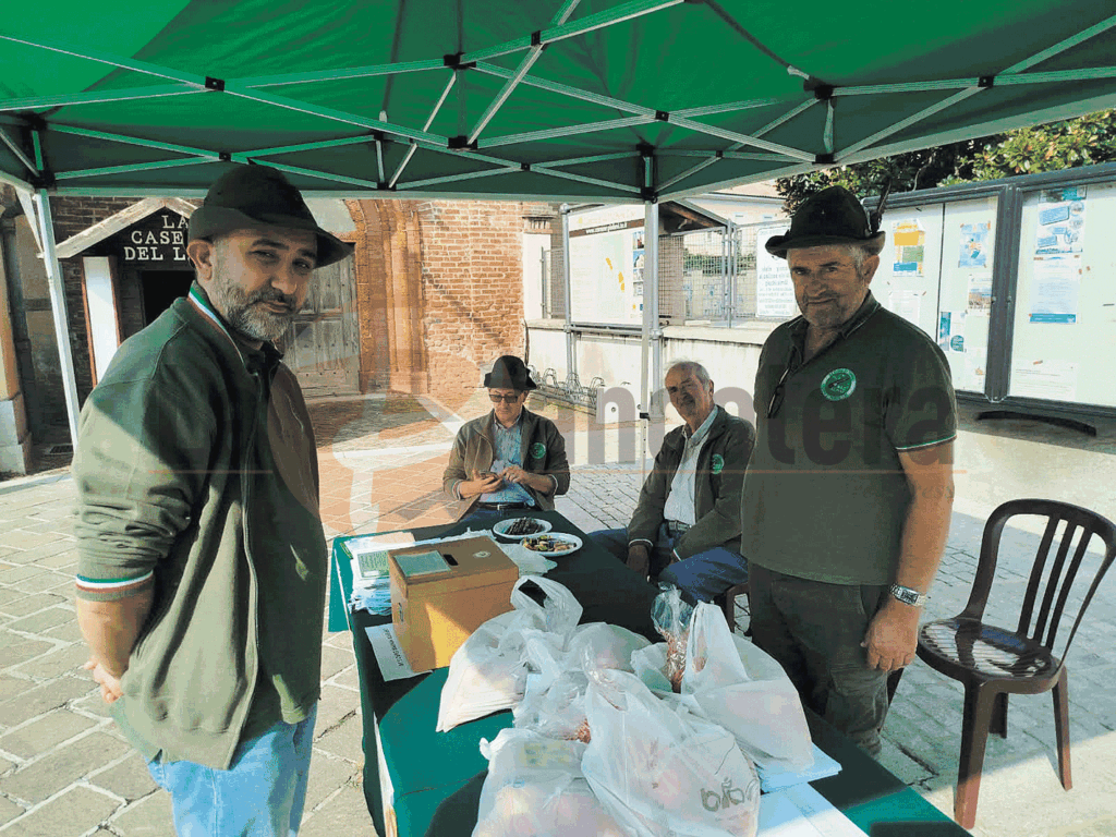Piobesi, gli Alpini hanno raccolto 560 euro per l’Associazione Prevenzione Tumori