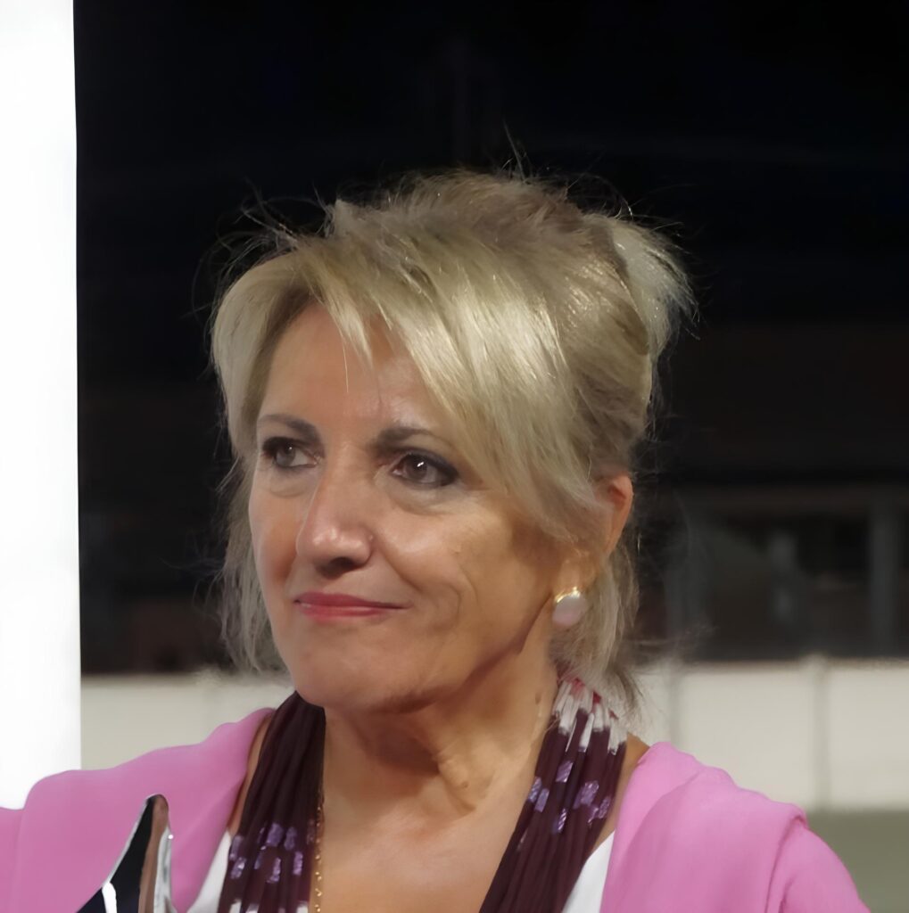 Vinovo, si dimette la sindaca Maria Grazia Midollini. Il Comune verso il commissariamento